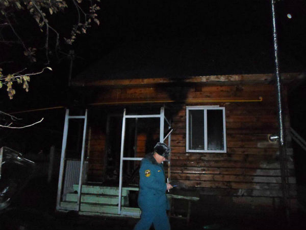 В Татарстане подожгли дом, машину, обгорел хозяин (ФОТО)