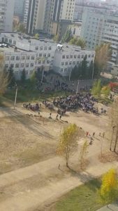 В школах Казани вновь идет эвакуация, детей отпускают домой (ФОТО)