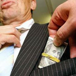 В Татарстане адвокат требовал с подзащитных деньги на взятку судьям