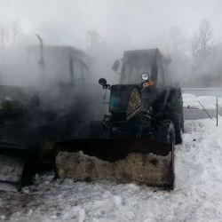 На нижнекамском кладбище загорелся трактор (ФОТО)
