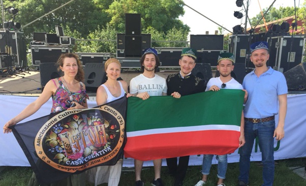 В Италии татары провели грандиозный праздник Сабантуй