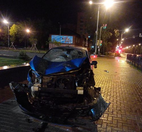 Автоледи из Татарстана, сбившая трех парней, ехала на красный (ФОТО, ВИДЕО)