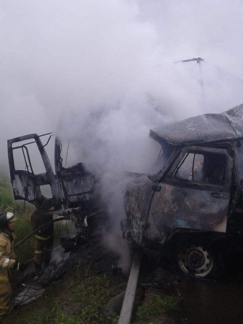 В Татарстане на трассе М7 столкнулись и загорелись УАЗ и Ford. Погибли 4 человека. (ФОТО)