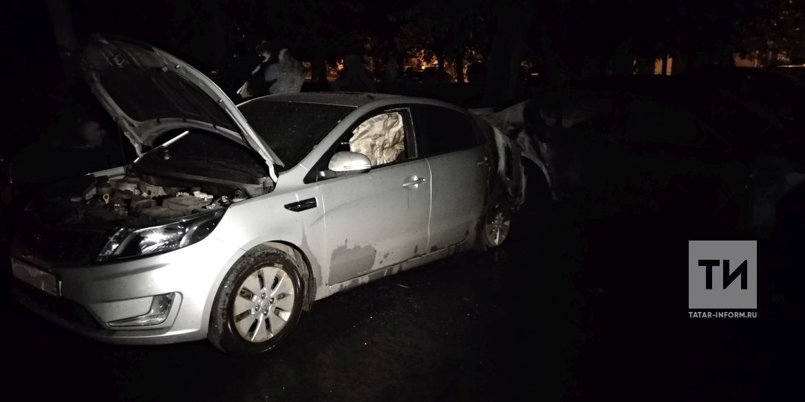 В Казани неизвестные подожгли четыре автомобиля (ФОТО)
