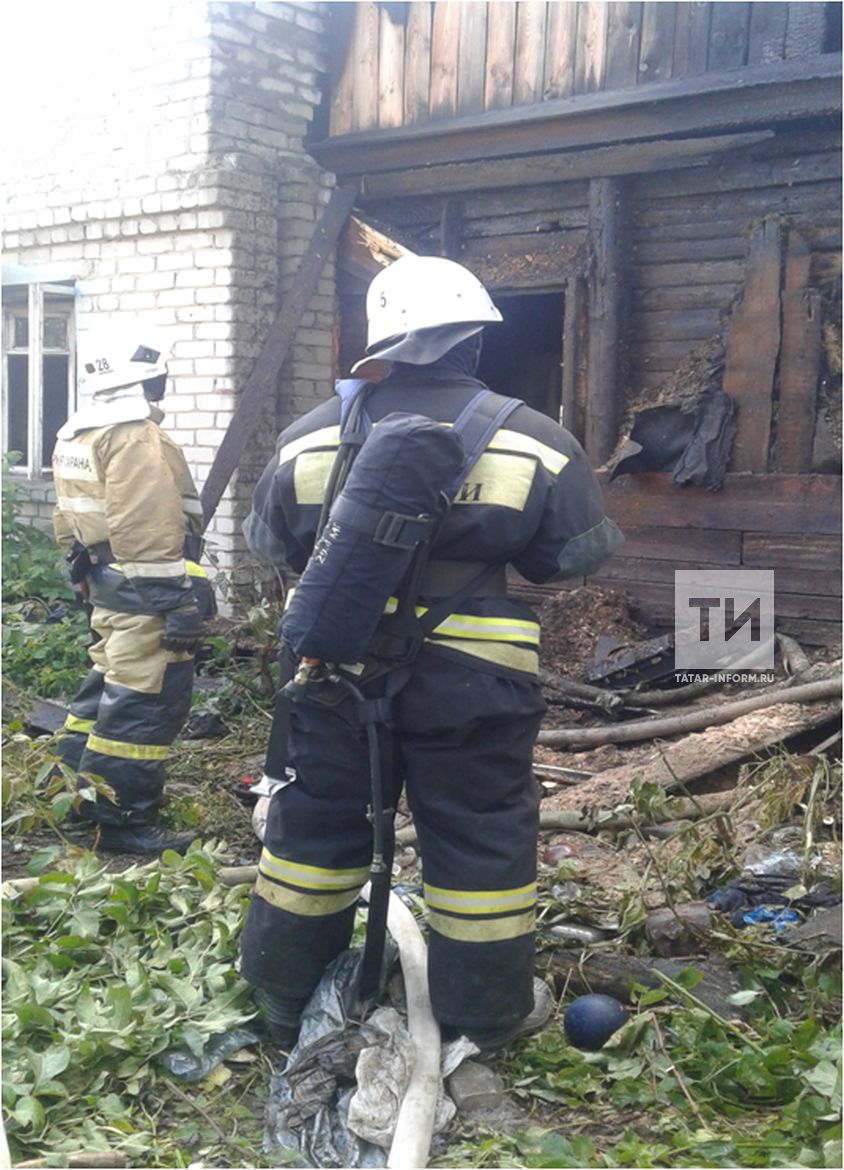 В Казани на пожаре в частном доме погиб мужчина (ФОТО)