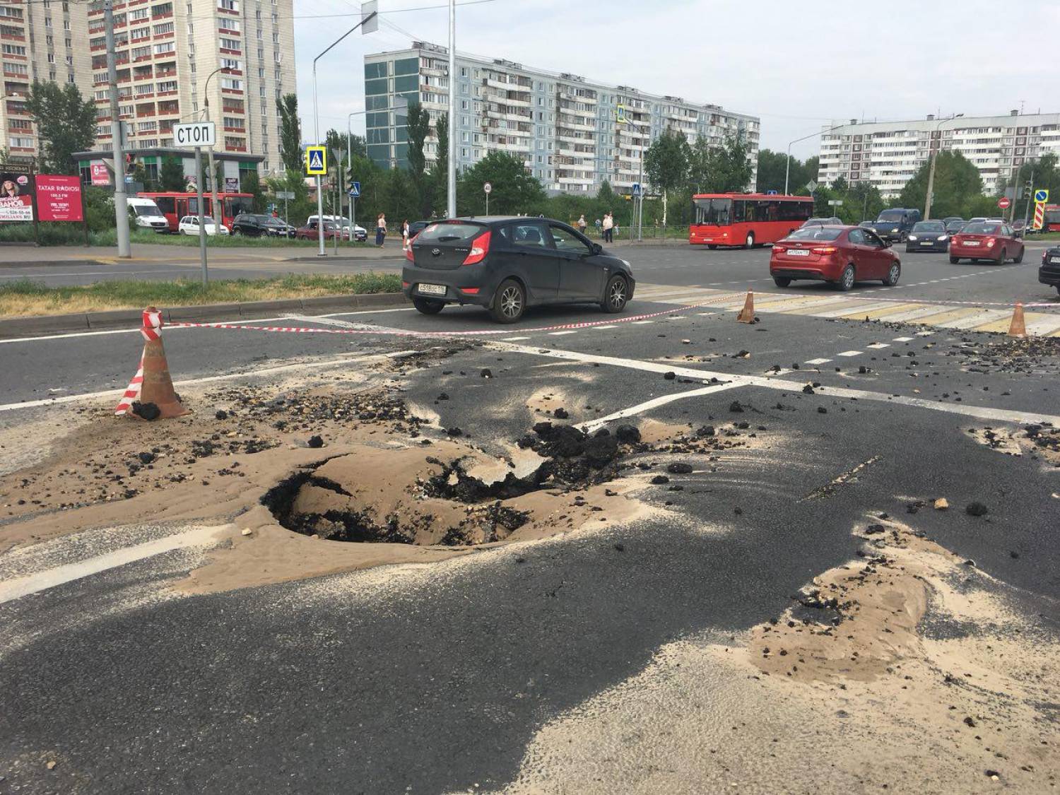 Это провал, братан. Рейтинг самых эпичных ям на дорогах Татарстана (ФОТО)