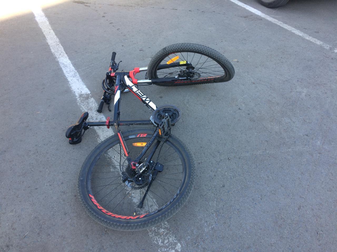 В Альметьевске школьник на велосипеде получил тяжелые травмы под колесами «Лады»